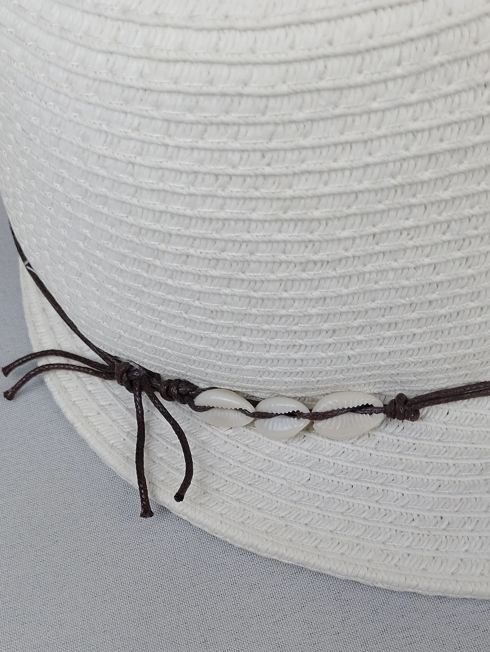 Classic Women's Wide-Brim Straw Sun Hat - White